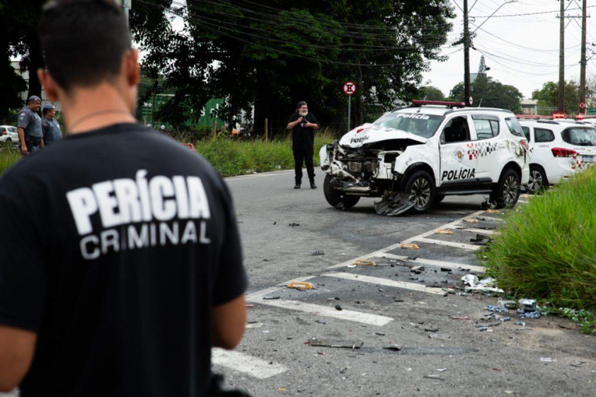 Viatura ficou destruída no acidente