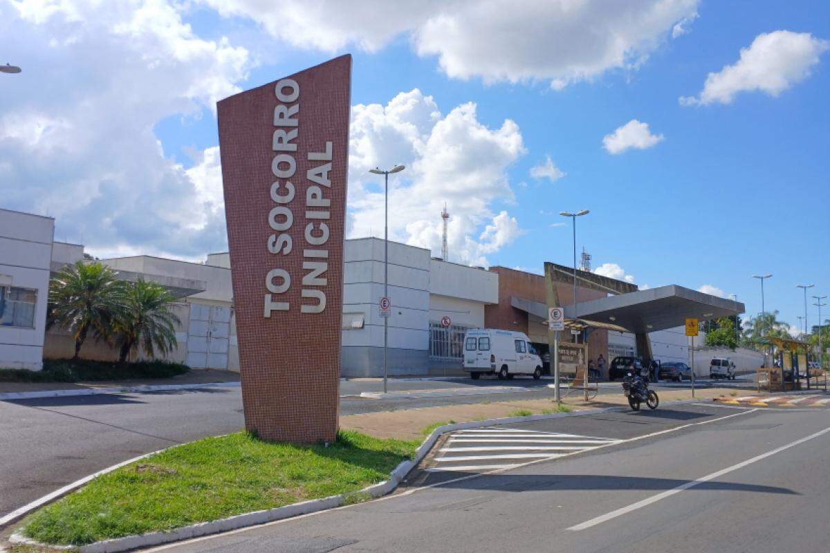 Pronto-socorro 'Dr. Álvaro Azzuz', onde o idoso aguarda transferência