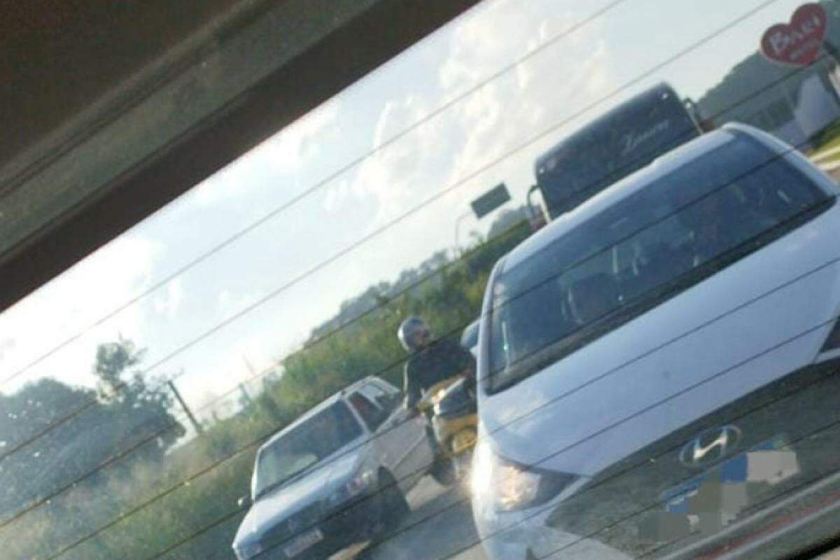Por conta do acidente foi formado um grande congestionamento
