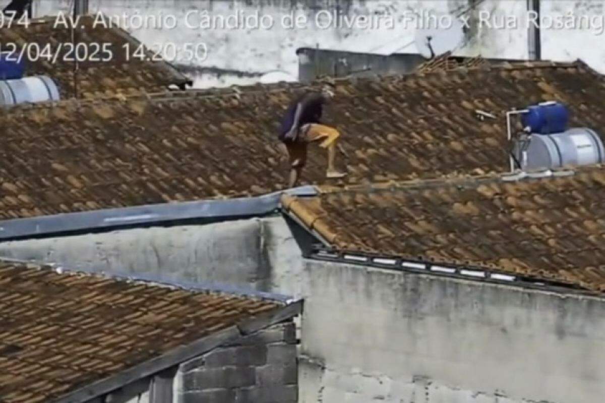 Homem fugiu por telhados antes de ser preso