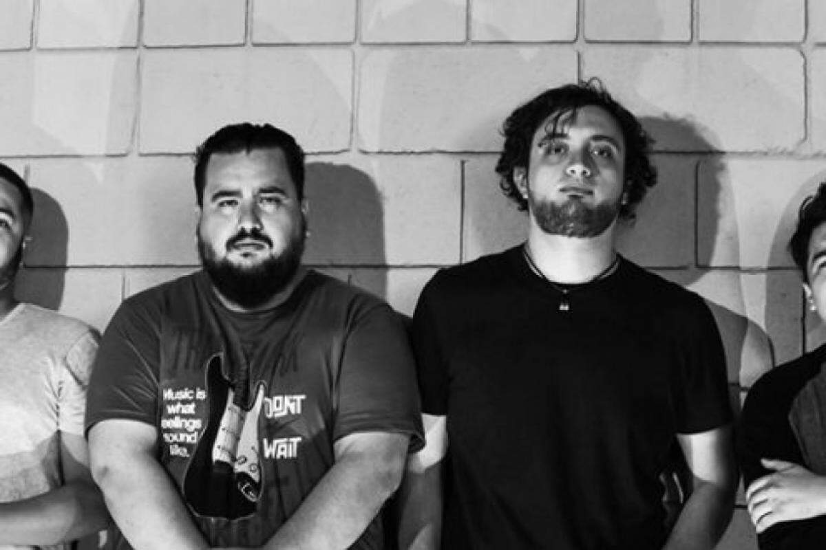 O Velho Manco é um quarteto de indie rock brasileiro que transita estilos