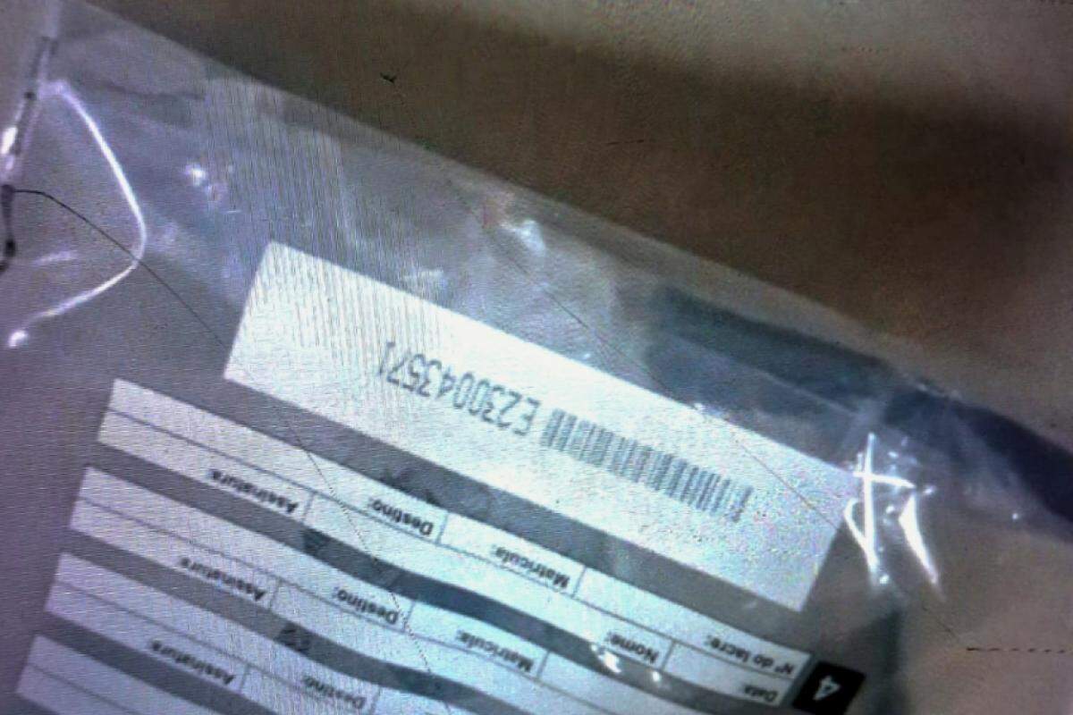 A faca foi apreendida pela GCM e apresentada no Plantão Policial.