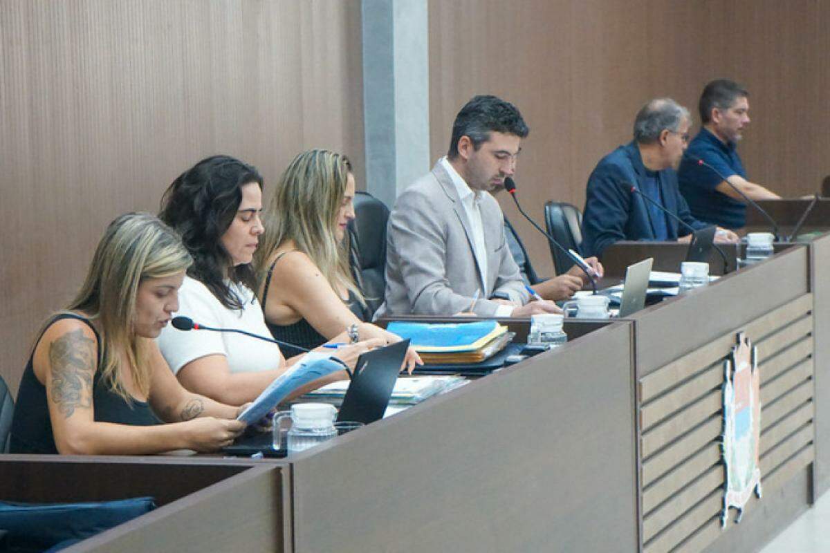 Mesa diretora da Câmara Municipal de Franca durante sessão ordinária desta terça-feira