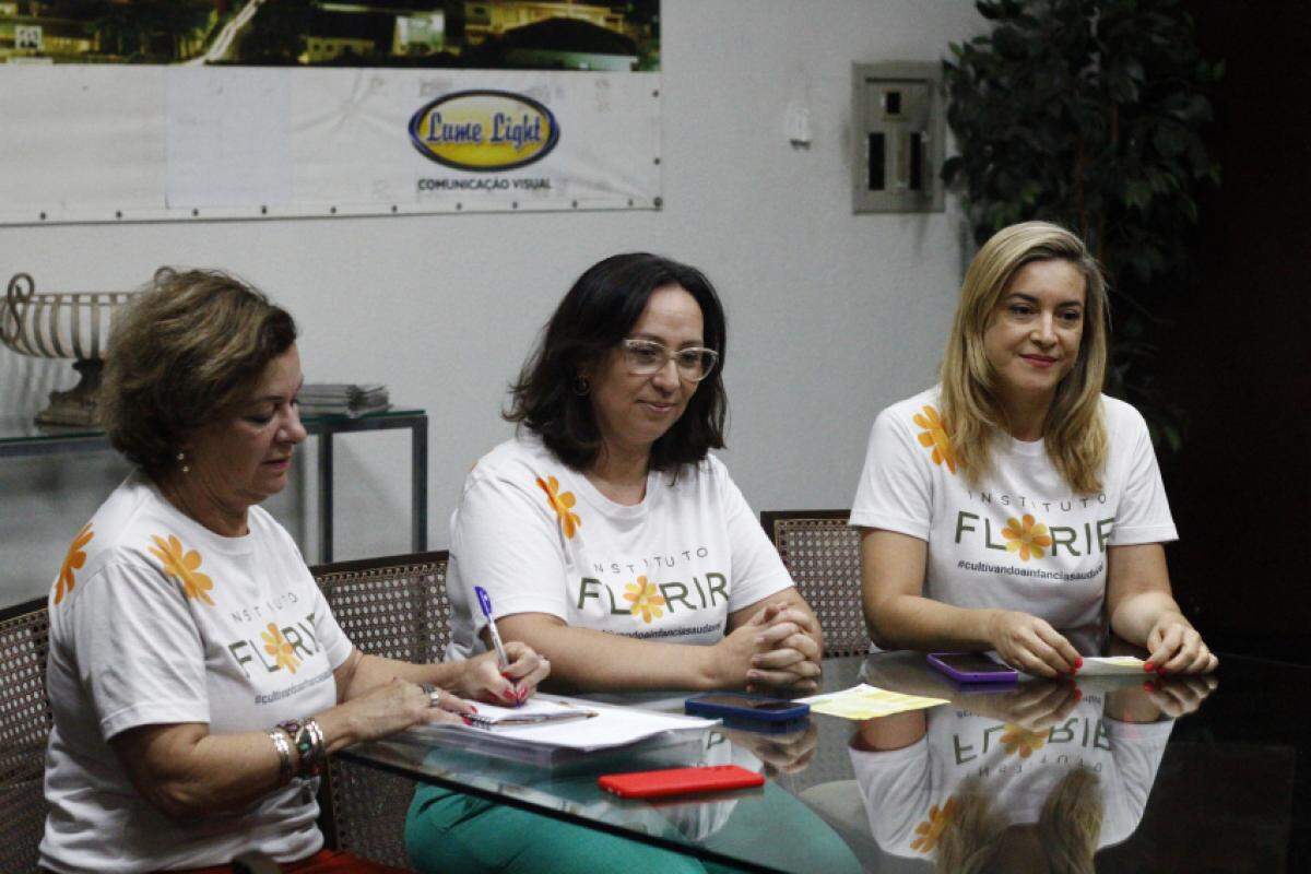 Célia Lima, Camila Corrêa e Eliana Ruiz, do Instituto Florir, no Café com Política, no JC/JCNET 
