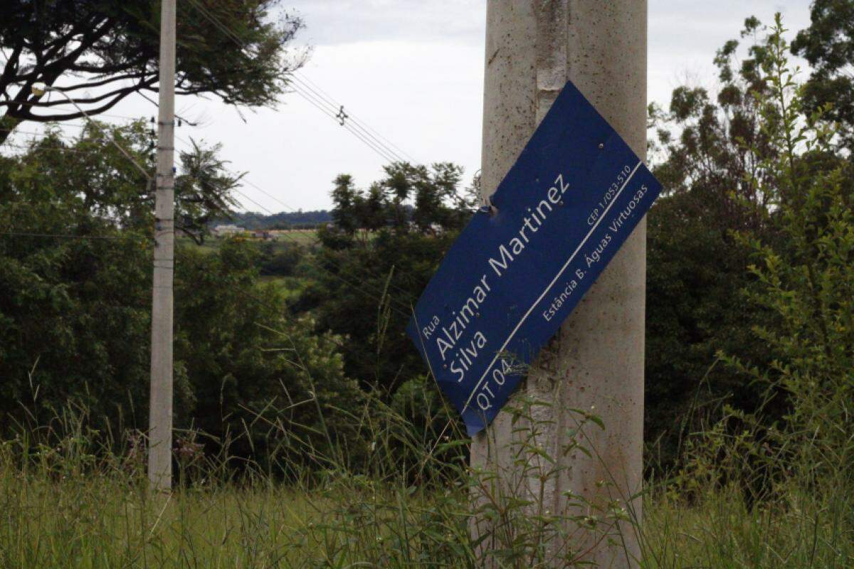 Além da possível desapropriação, os moradores do Águas Virtuosas enfrentam o abandono