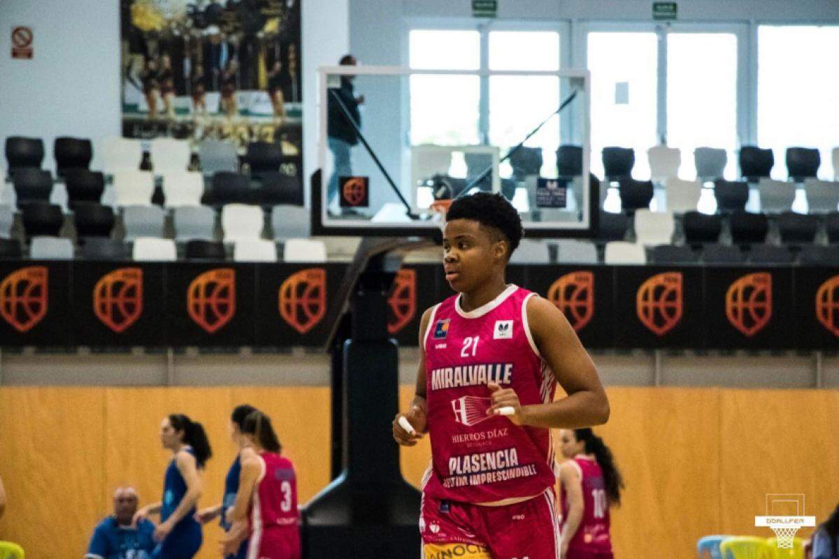  Maira Horford 