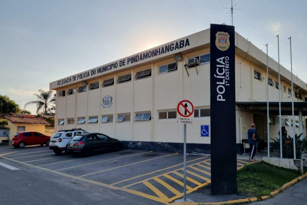 Se recusou a entregar Fusca e arrastou oficial por 40m no Vale