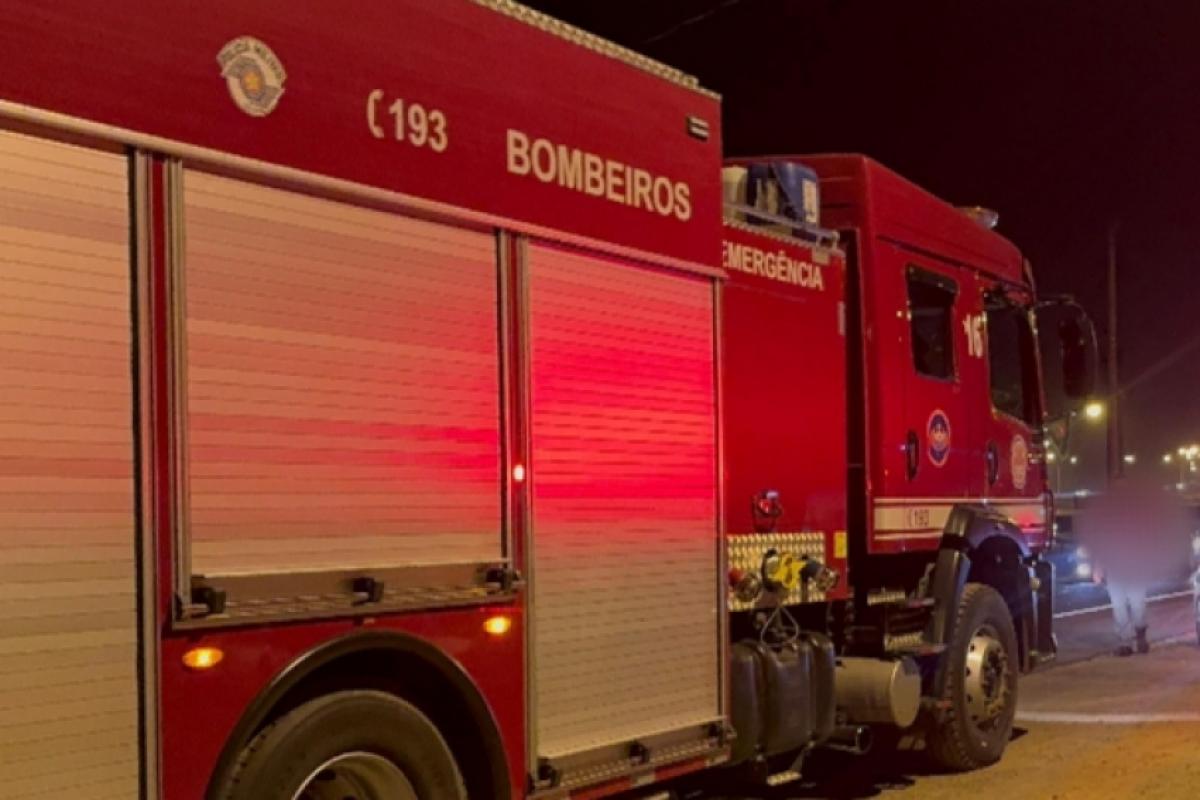 O marido morreu na hora e a esposa foi socorrida para o hospital.