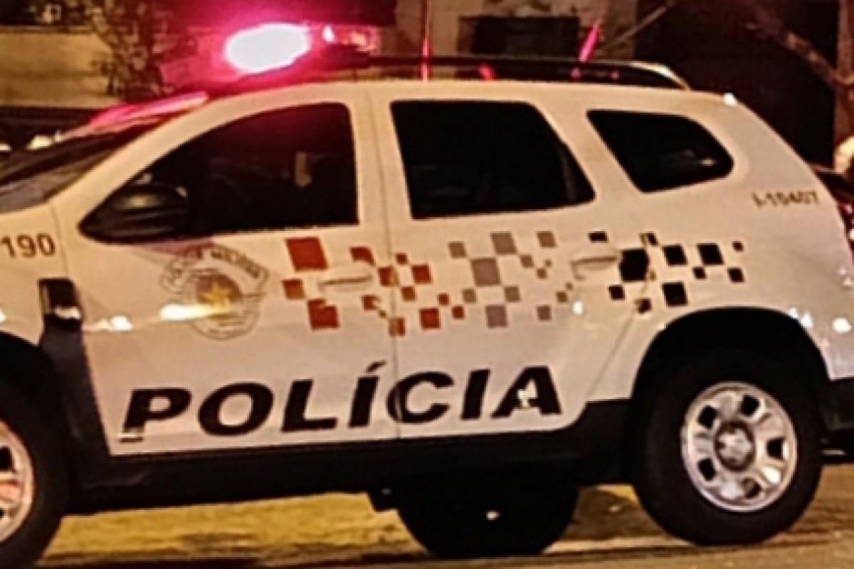 Após passar pela UPA, a mulher foi conduzida à delegacia.