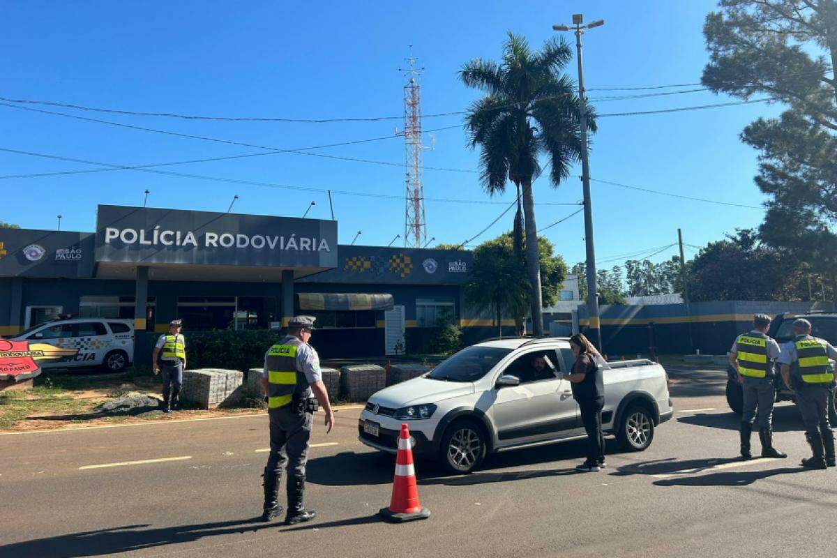 Ação conjunta com ViaRondon abordou condutores e flagrou motoristas alcoolizados em Araçatuba