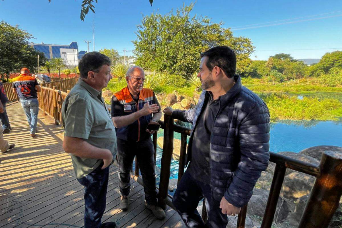 Prefeito Gustavo Martinelli acompanha força-tarefa ambiental no Parque Botânico Tulipas