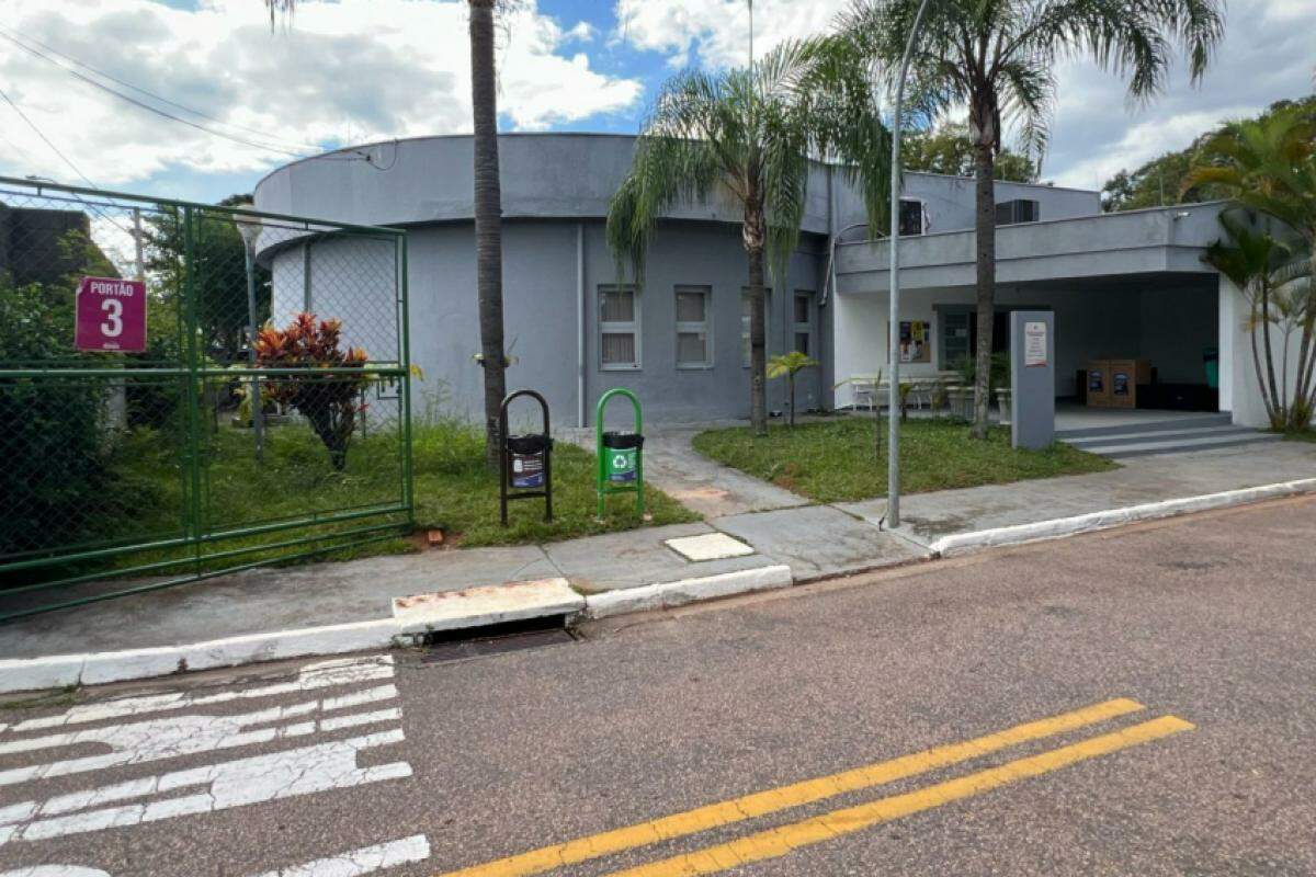O Fundo Social fica na Avenida Dona Manoela Lacerda de Vergueiro, s/n, portão 3, anexo ao Parque da Uva