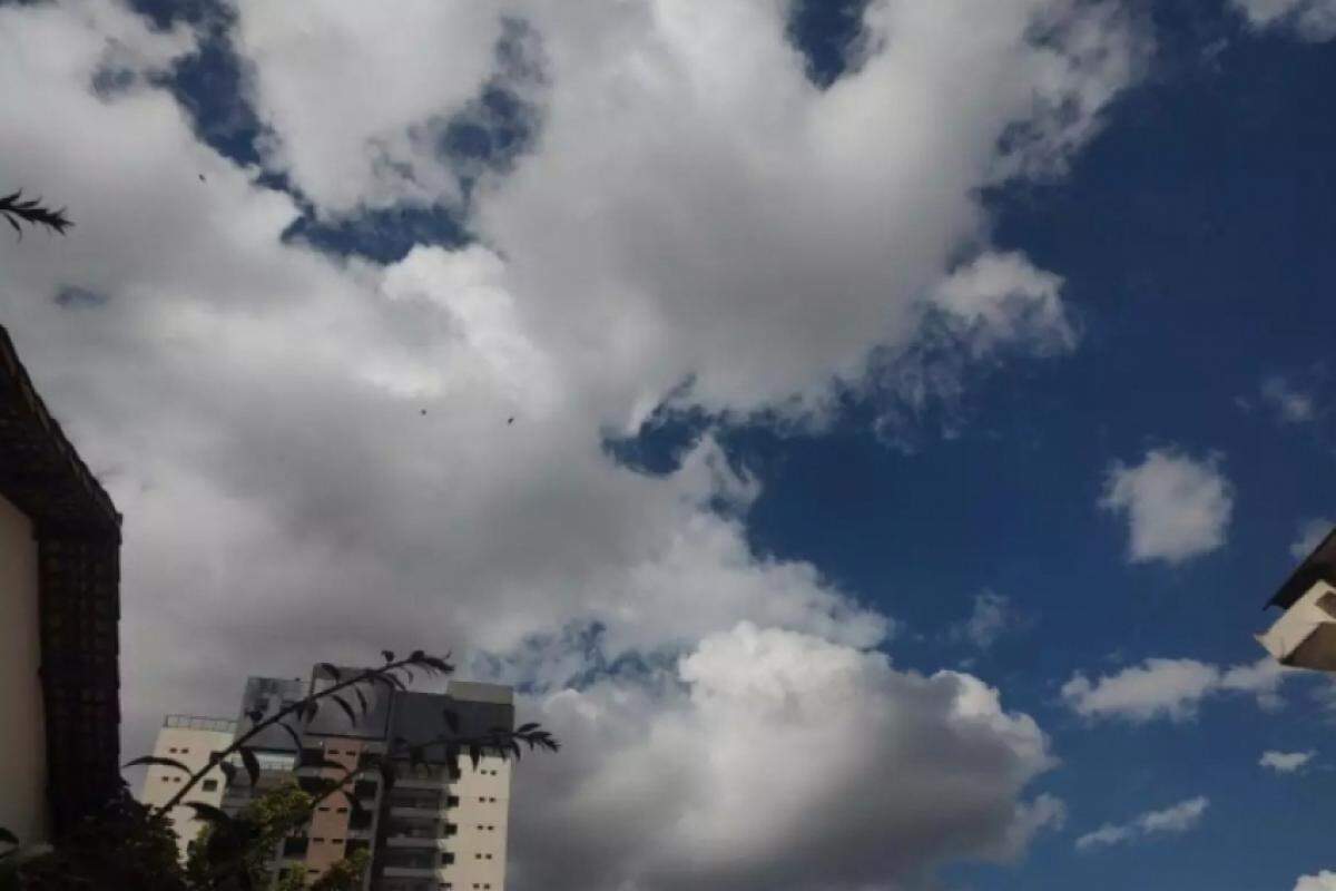 Céu visto do bairro São José, em Franca