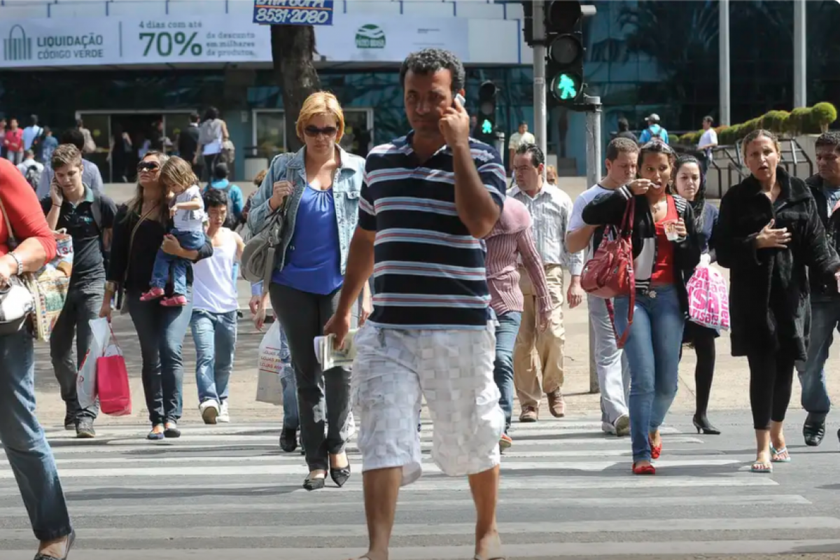 Na média do Brasil, a taxa de desemprego foi de 7% no primeiro trimestre de 2025, após marcar 6,2% nos três meses finais de 2024. 