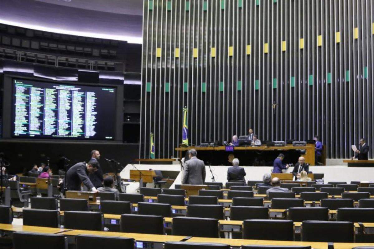 Decisão empurrada por ordem do Supremo fortalece distorções e fragiliza ainda mais a representatividade paulista no Câmara Federal.