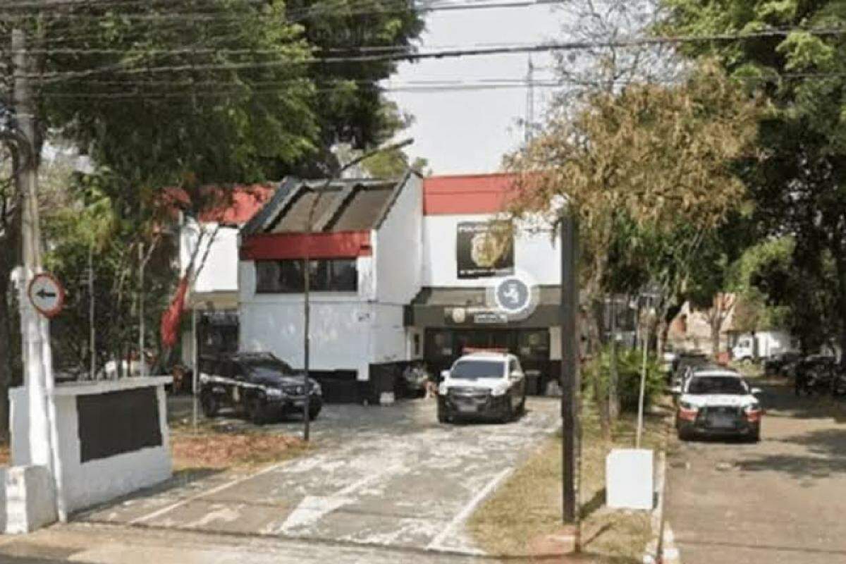 A mulher foi encontrada morta pela irmã na Vila Leopoldina, na zona oeste, após vizinhos relatarem cheiro forte vindo da casa