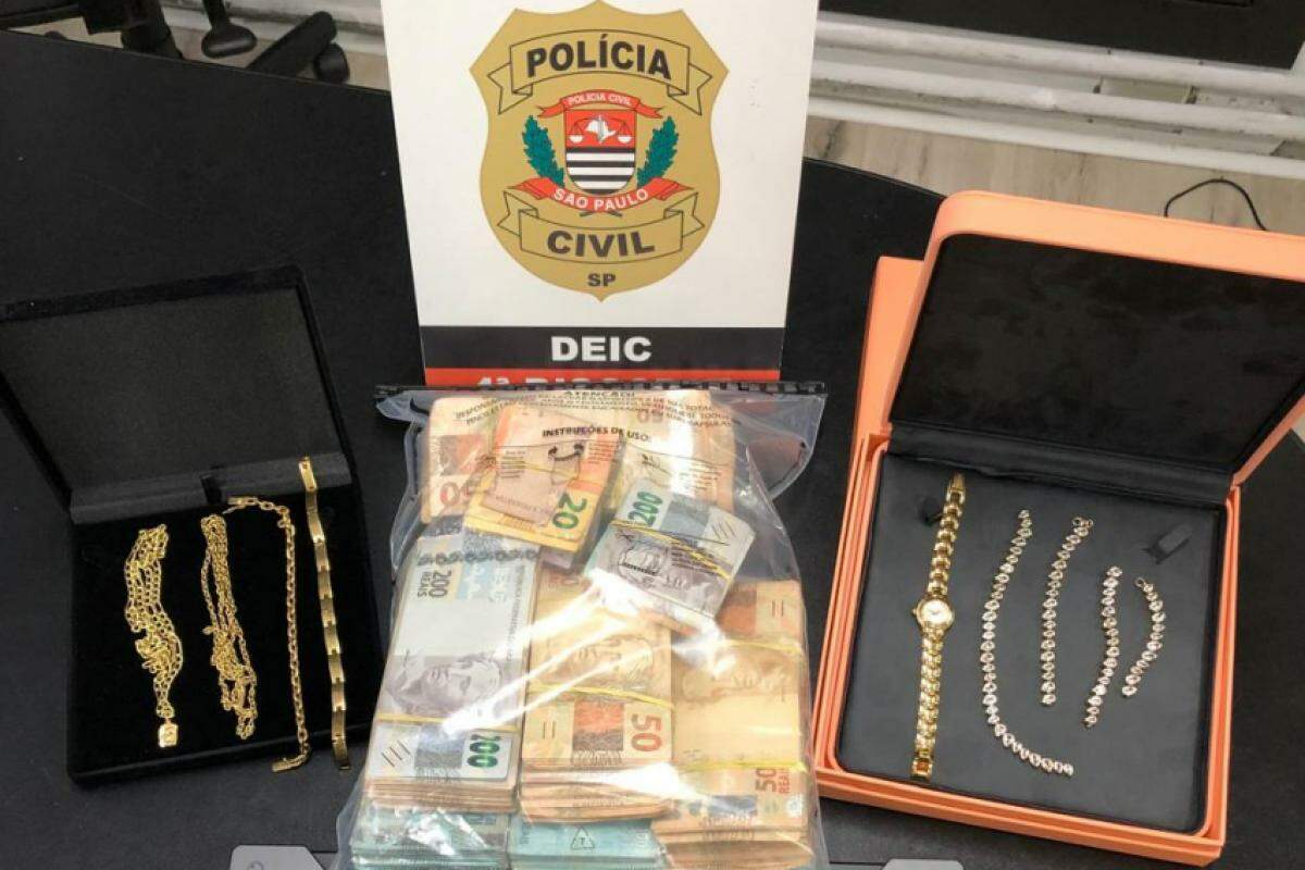 DEIC de Araçatuba cumpre 17 mandados de busca, prende 10 suspeitos e apreende veículos, joias e R$ 100 mil em espécie