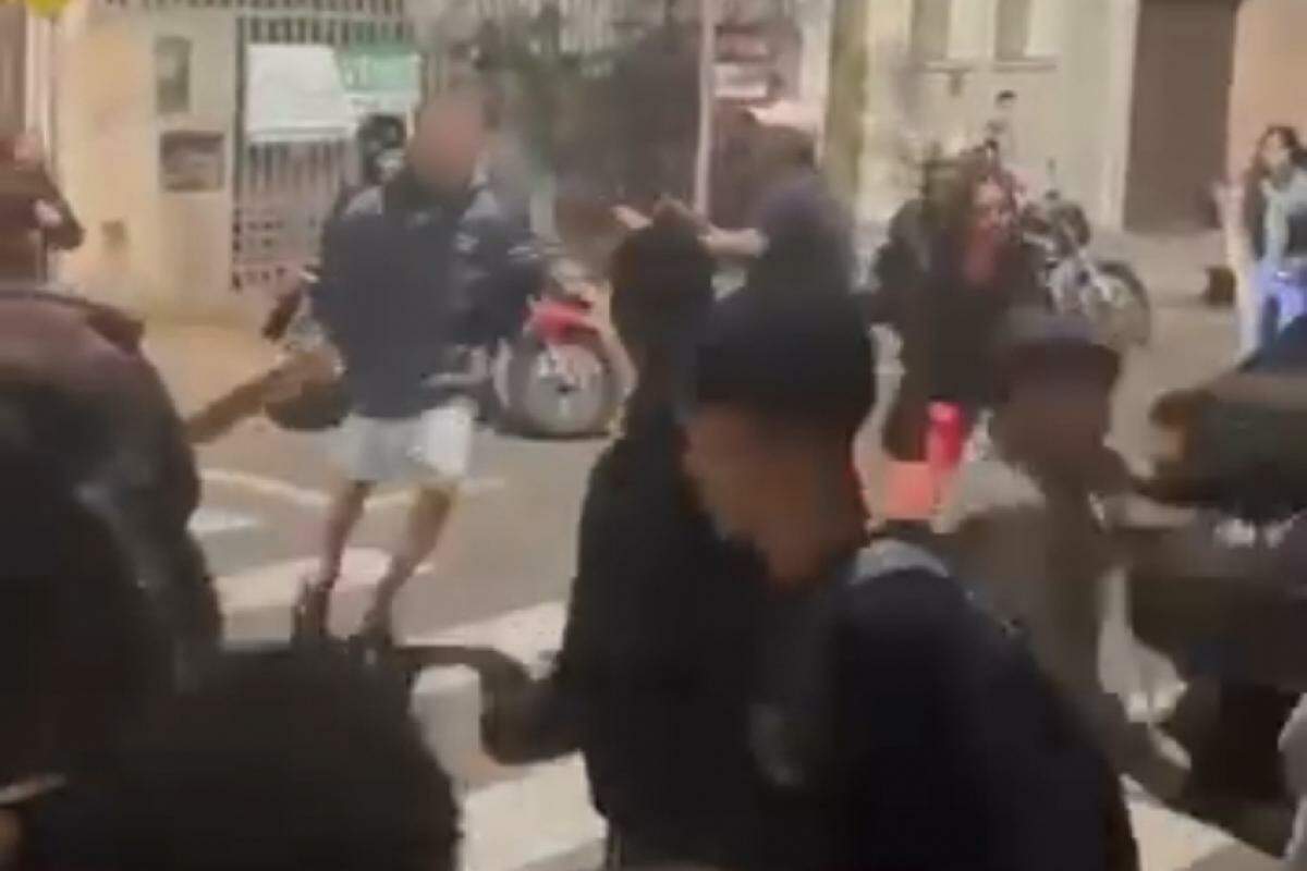 A agressão aconteceu na saída da escola estadual Alfredo Cardoso em Piracicaba.