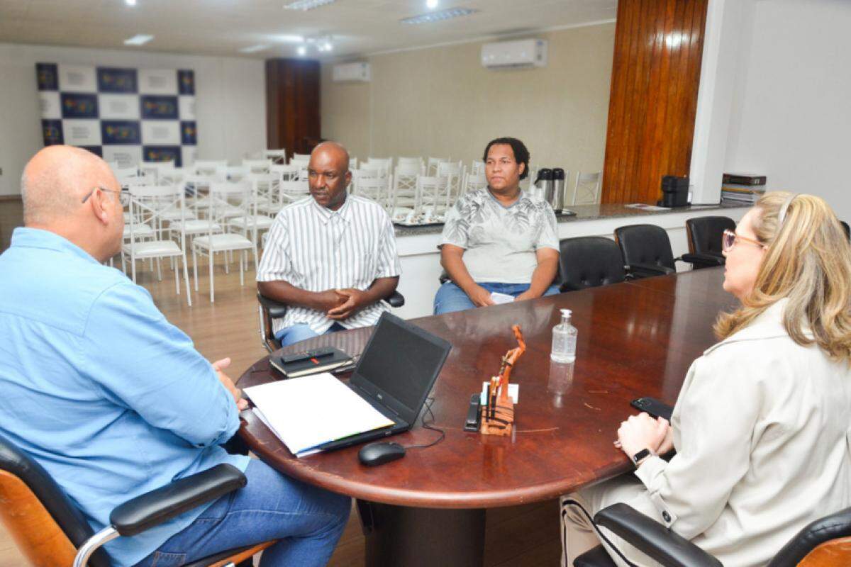Reunião de entrega do prêmio do programa IPTU em Dia