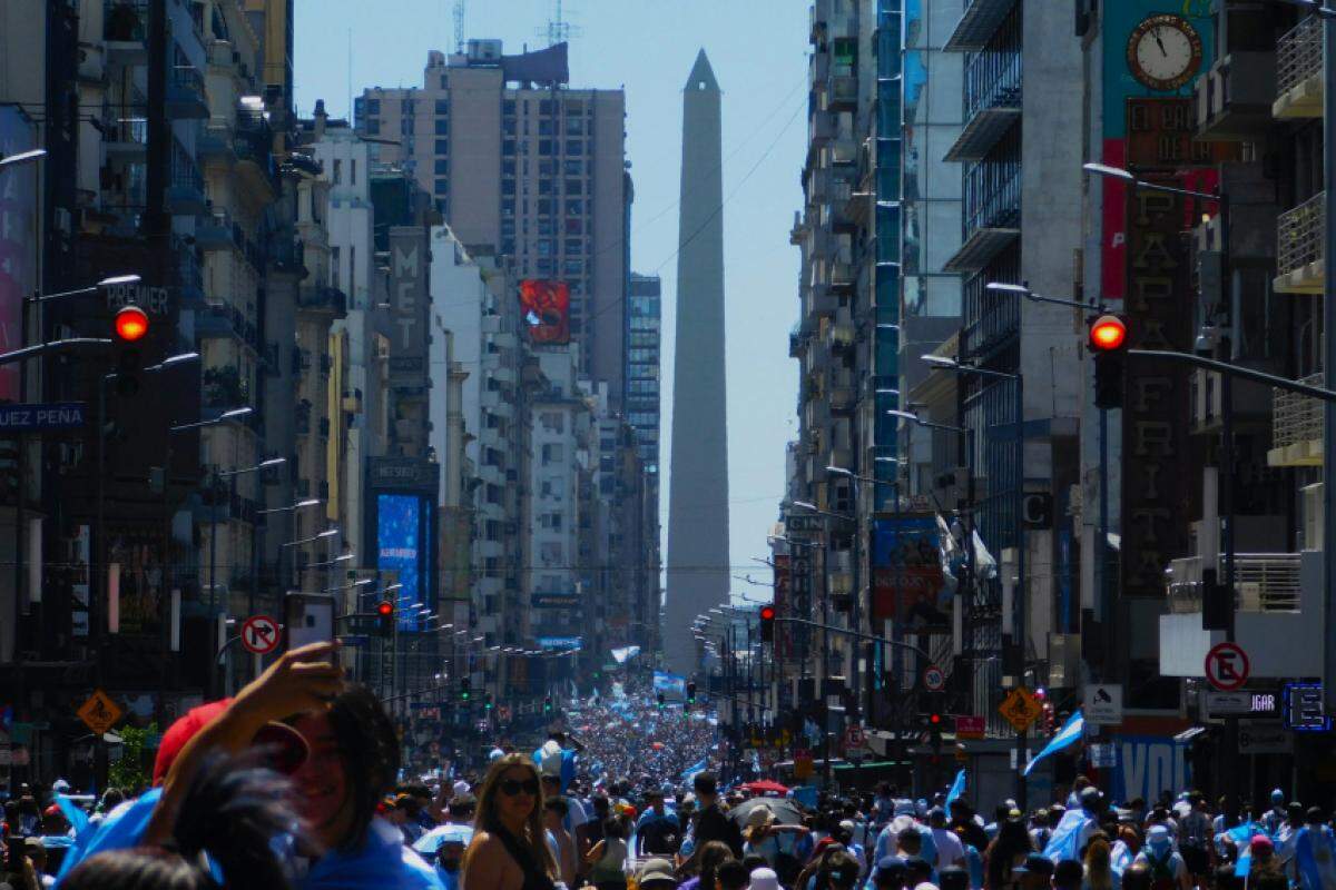 O comunicado anuncia que o Decreto de Necessidade e Urgência trará mudanças profundas no regime migratório do país.