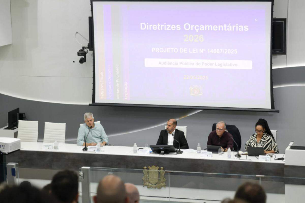 A audiência foi conduzida pelo vice-prefeito e gestor de Finanças, Ricardo Benassi, e pelo gestor adjunto de Finanças, José Roberto Rizzotti
