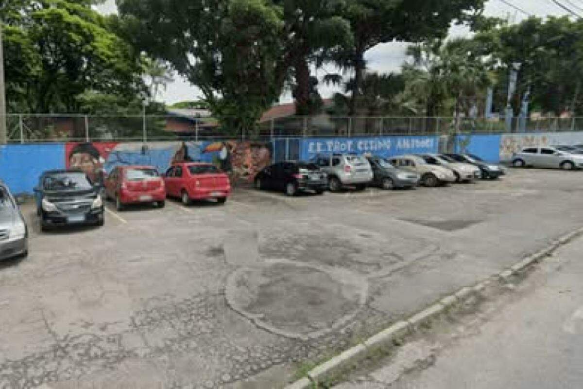 Roubo aconteceu perto da escola