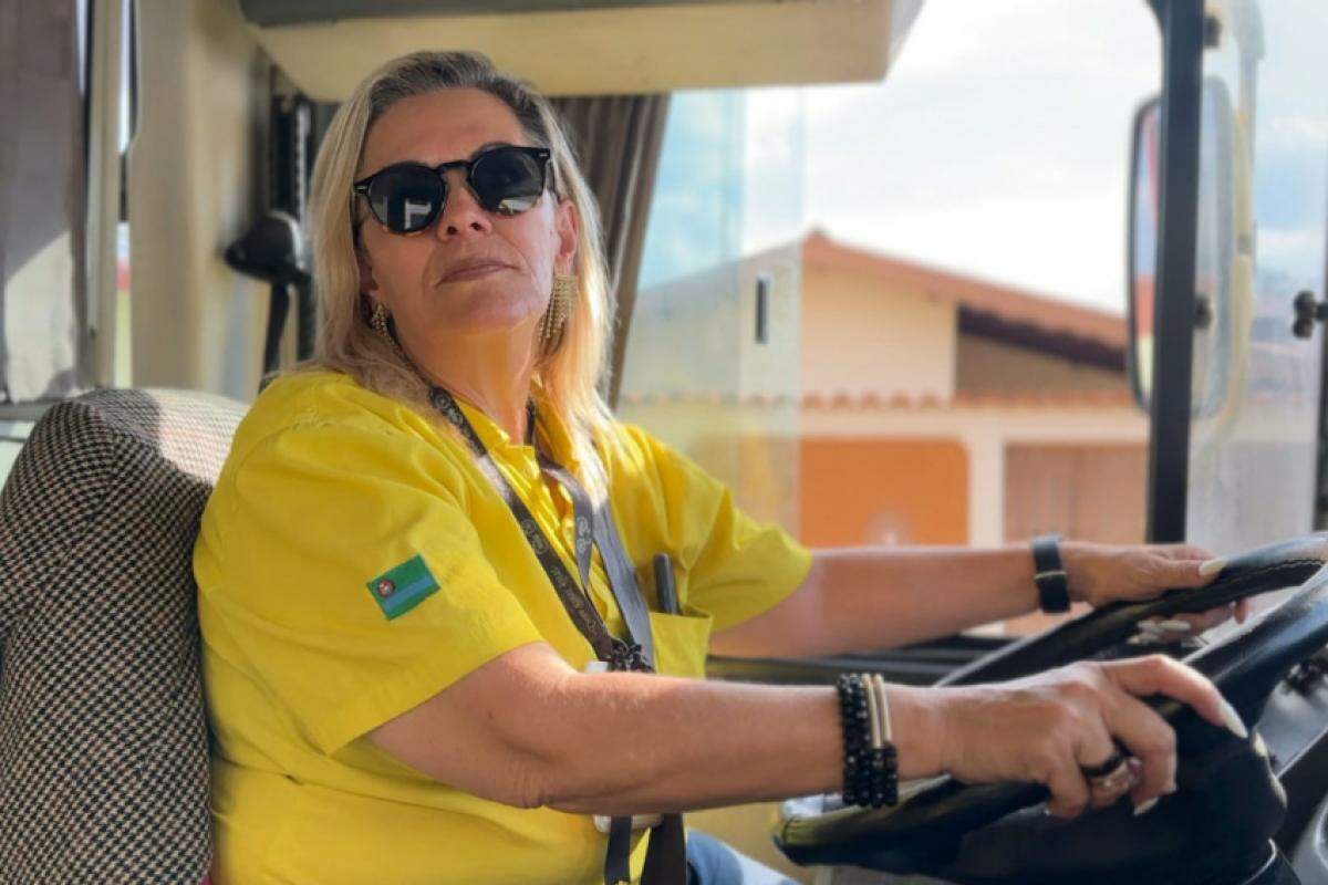Desde pequena, Sandra sonhava em dirigir veículos grandes, inspirada pelo pai caminhoneiro