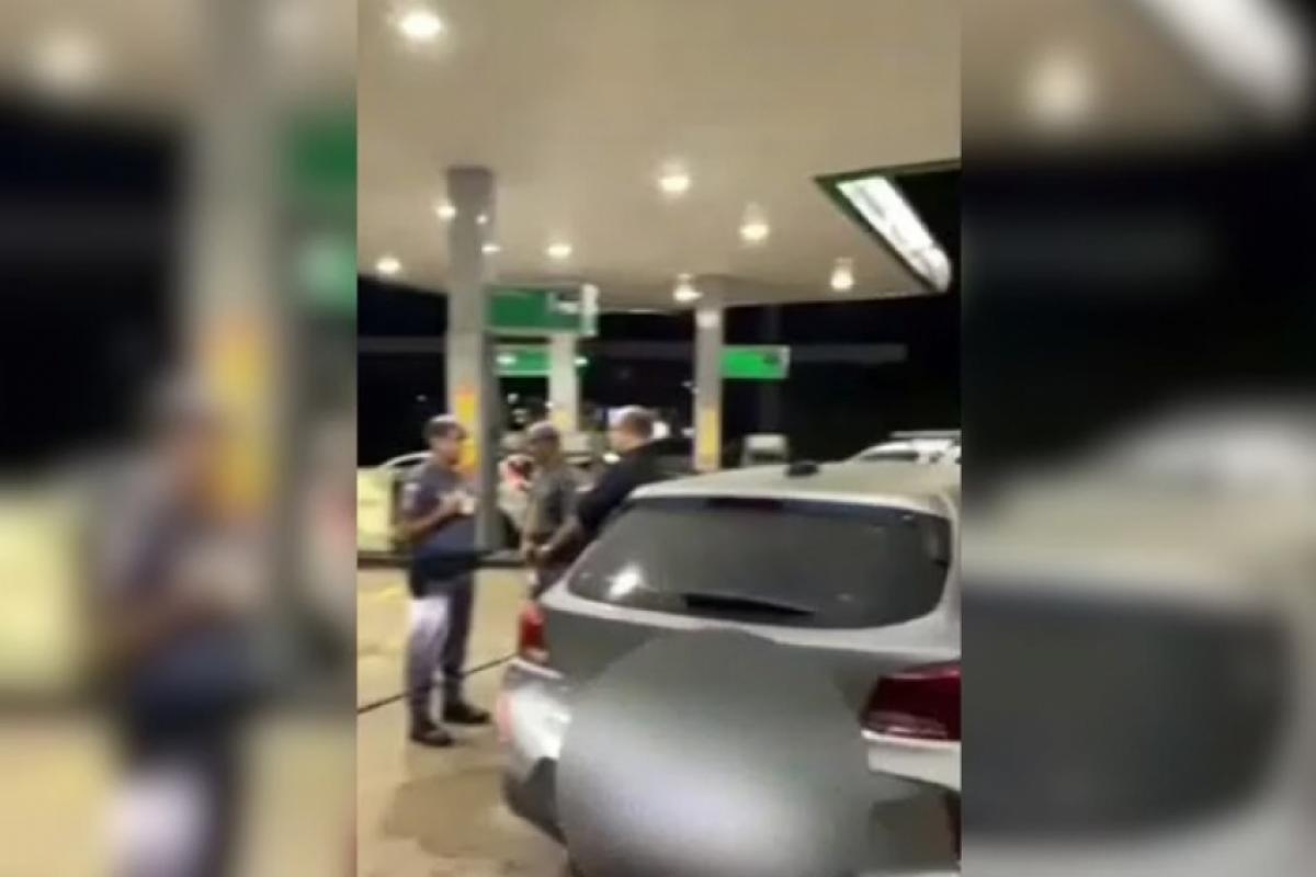 Ele foi autuado por embriaguez ao volante e por ameaçar funcionários do local