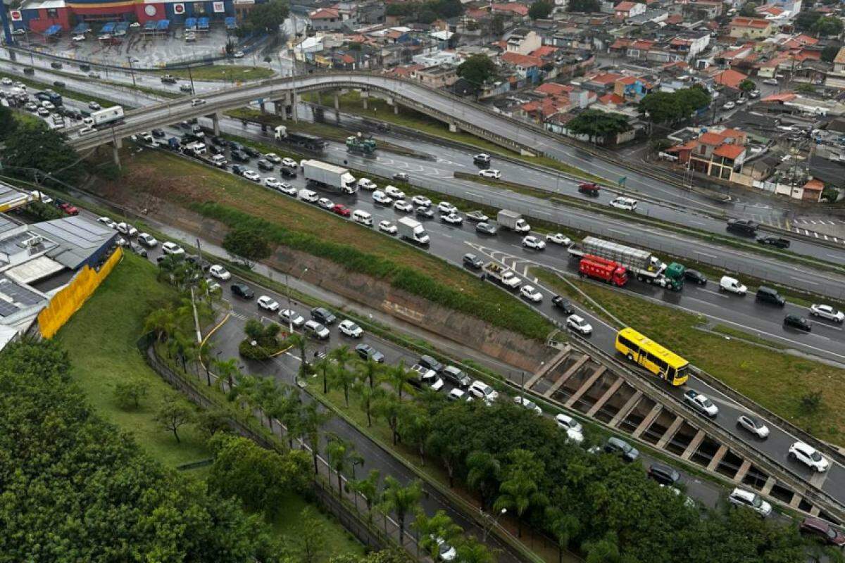 O deslocamento pela avenida Armando Giassetti 