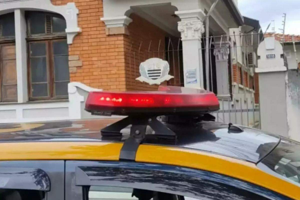 A ocorrência foi registrada na Delegacia de Defesa da Mulher 