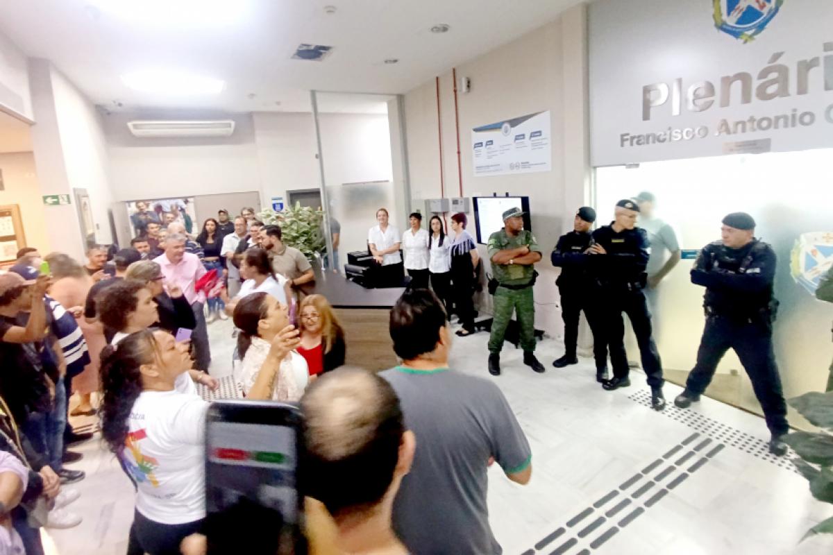 Criação da Contribuição para Custeio do Serviço de Iluminação Pública foi aprovada por 15 votos favoráveis contra seis contrários