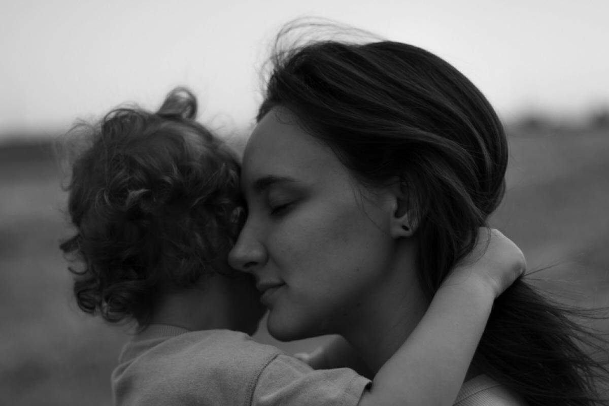 A parentalidade contemporânea dessas gerações é marcada por uma abordagem que valoriza a inteligência emocional. 