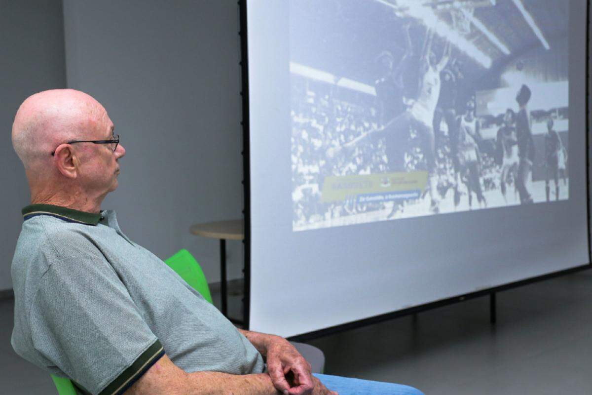 Zé Geraldo durante evento anterior sobre o basquete