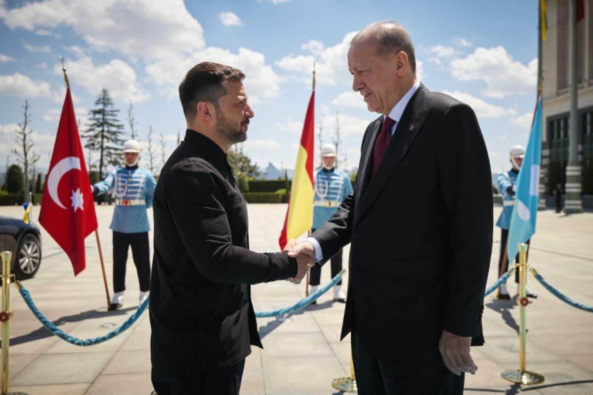 Em Ancara, Zelensky iniciou as conversações agradecendo ao anfitrião turco.