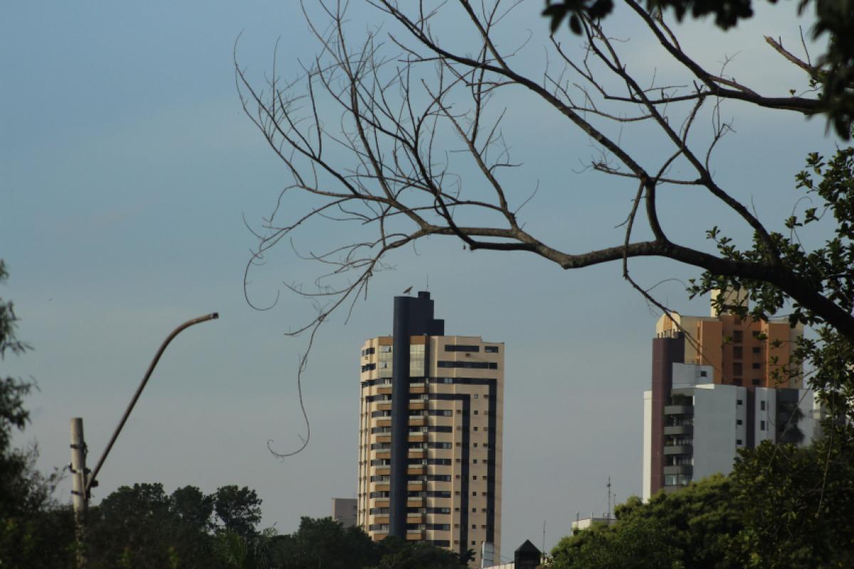 Nuvens vão sumir do céu piracicabano e secura ganha força junto com o calor das tardes piracicabanas