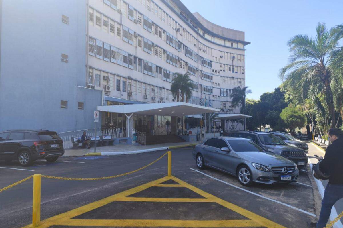 Profissional levou um tapa no rosto e foi ameaçada por mãe de paciente; hospital repudia o ato e caso é investigado pela Polícia Civil