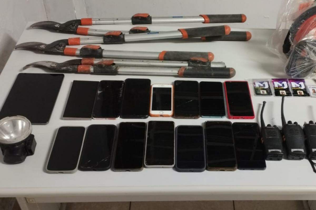 Treze suspeitos foram presos; apreensões incluem caminhonete carregada com uma tonelada de cobre e arma de fogo
