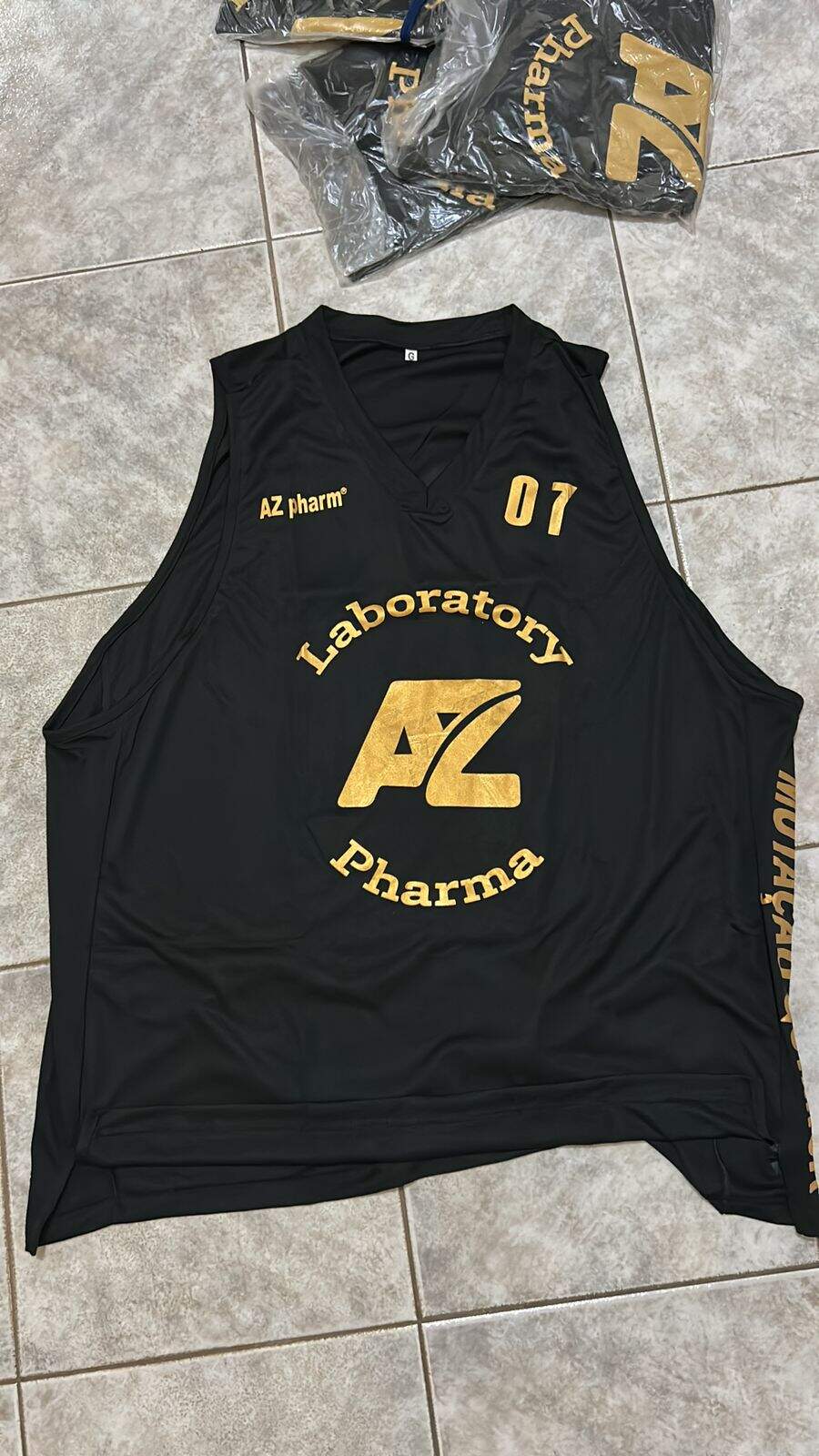 Camisetas da marca criada pelo suspeito
