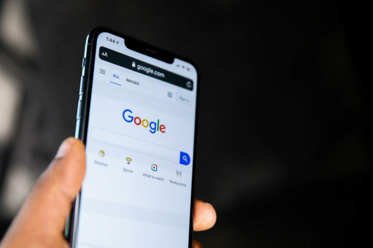 Google, Apple e Facebook são empresas afetadas pelo vazamento em massa.
