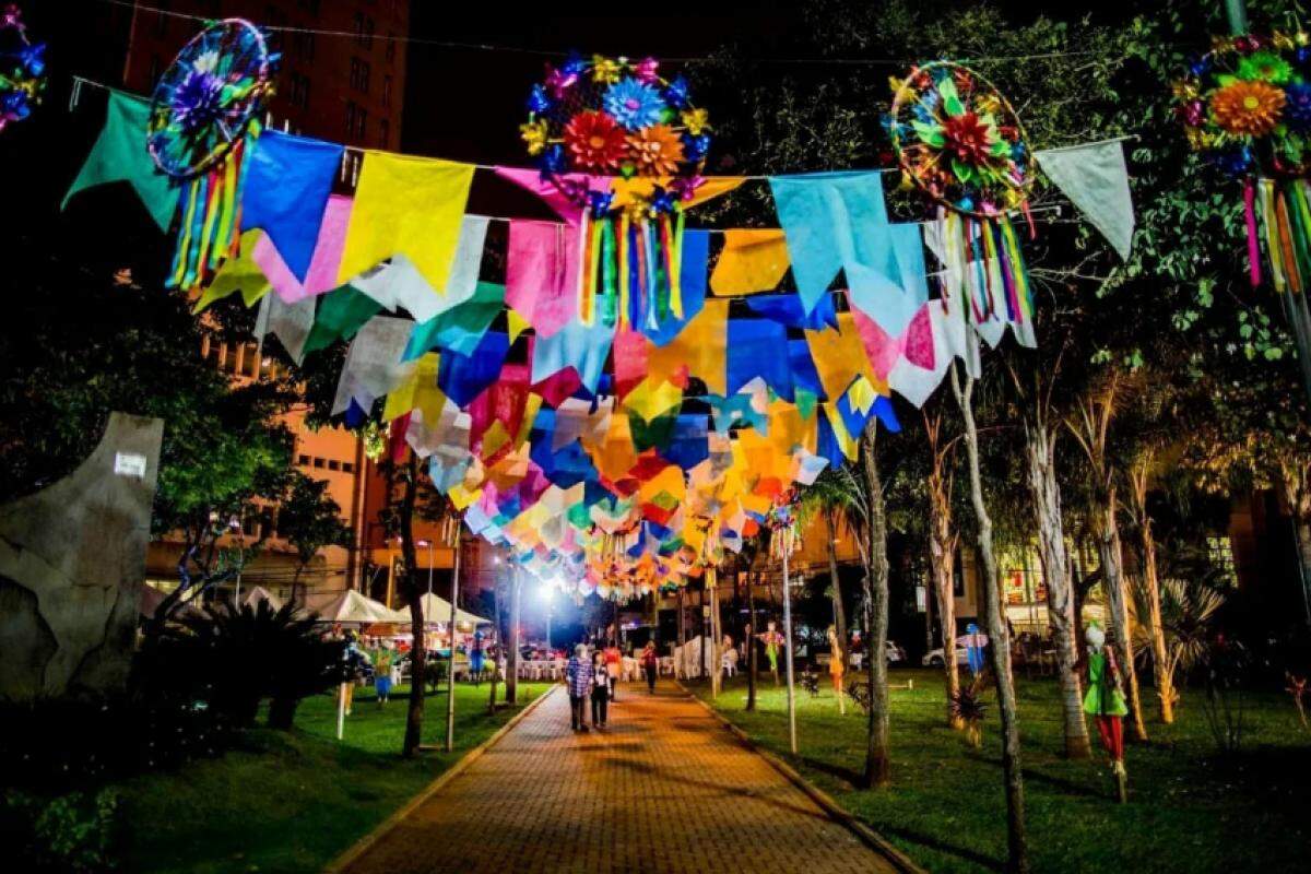Depois de anos ocupando exclusivamente a Praça Rui Barbosa, a festa junina de Araçatuba passa a adotar um novo modelo em 2025