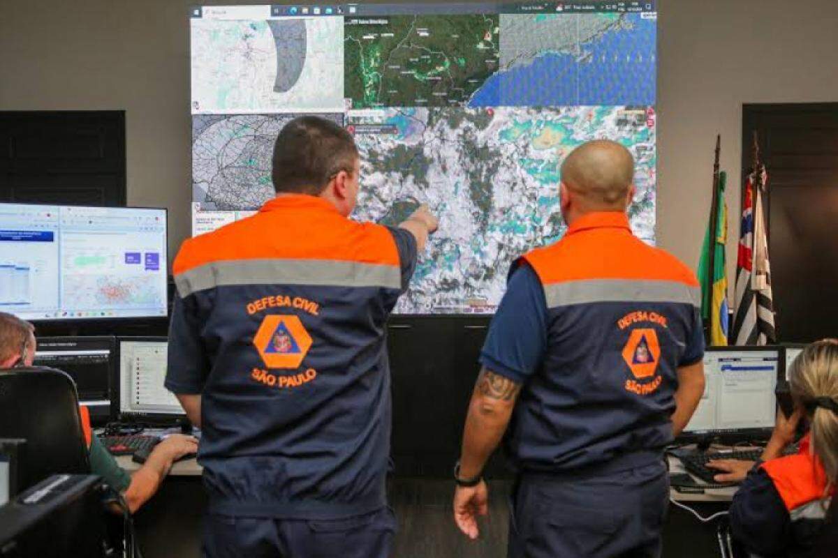 Órgão orienta cuidados com idosos, crianças e moradores de rua diante da queda brusca de temperatura prevista 