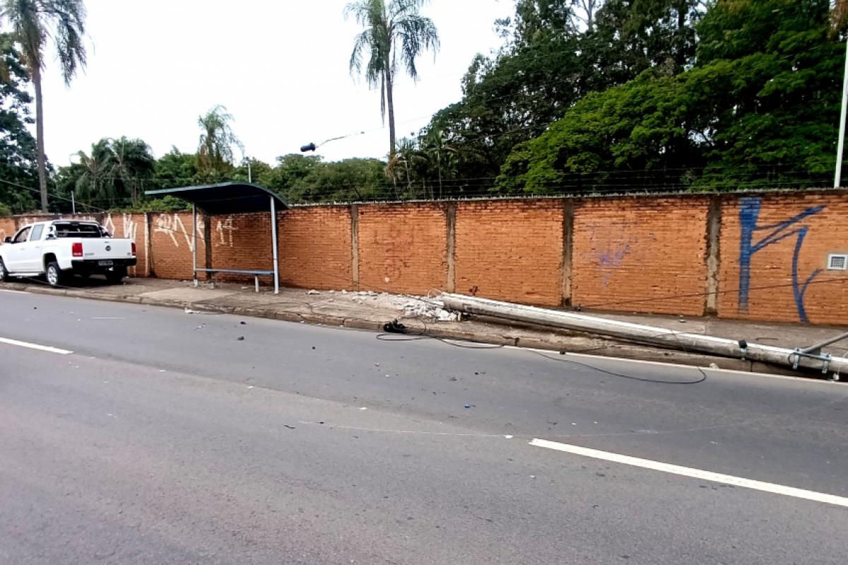 O acidente aconteceu na avenida Jaime Pereira em Piracicaba.