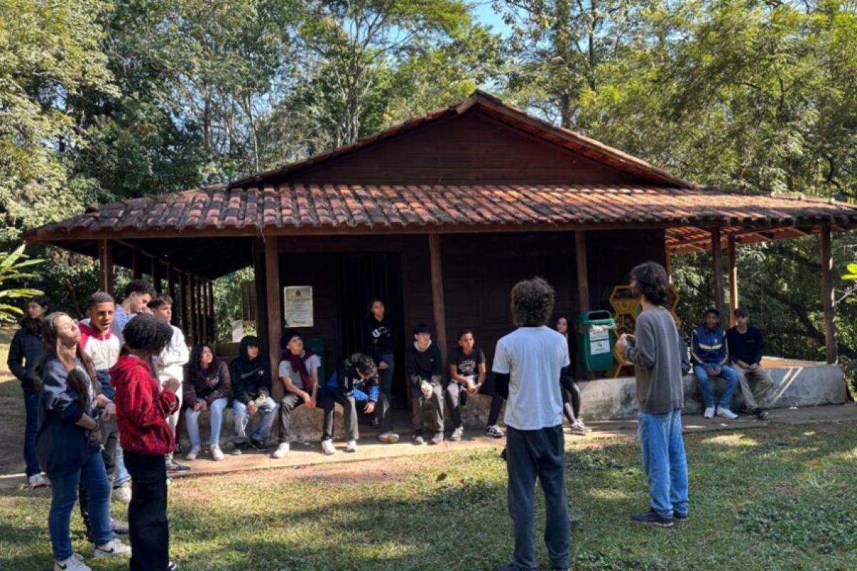 Alunos visitaram o Horto de Tupi como uma das atividades da Semana do Meio ambiente