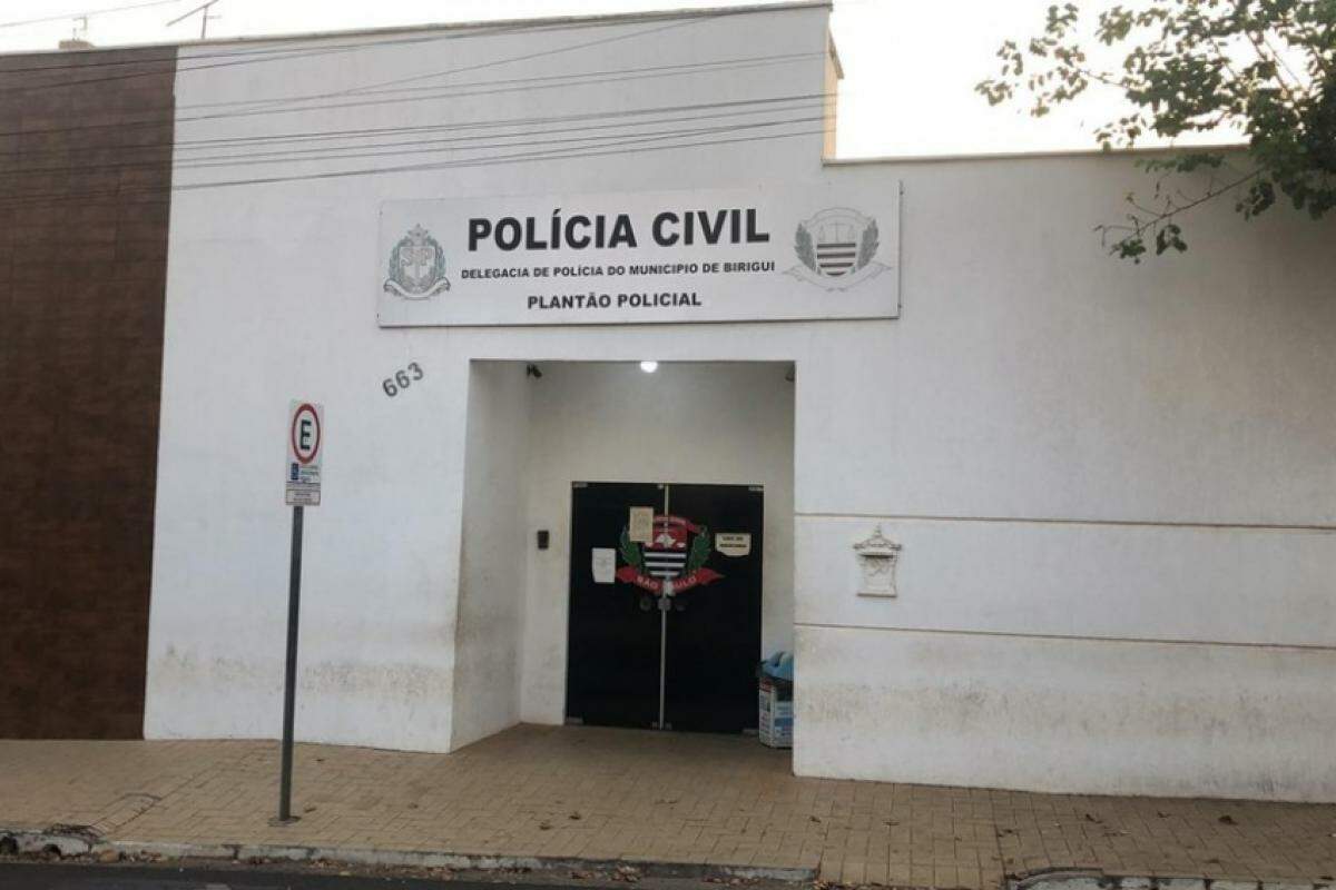 Homem é preso com revólver em posto de combustível em Birigui Abordagem aconteceu durante a madrugada após denúncia ao COPOM