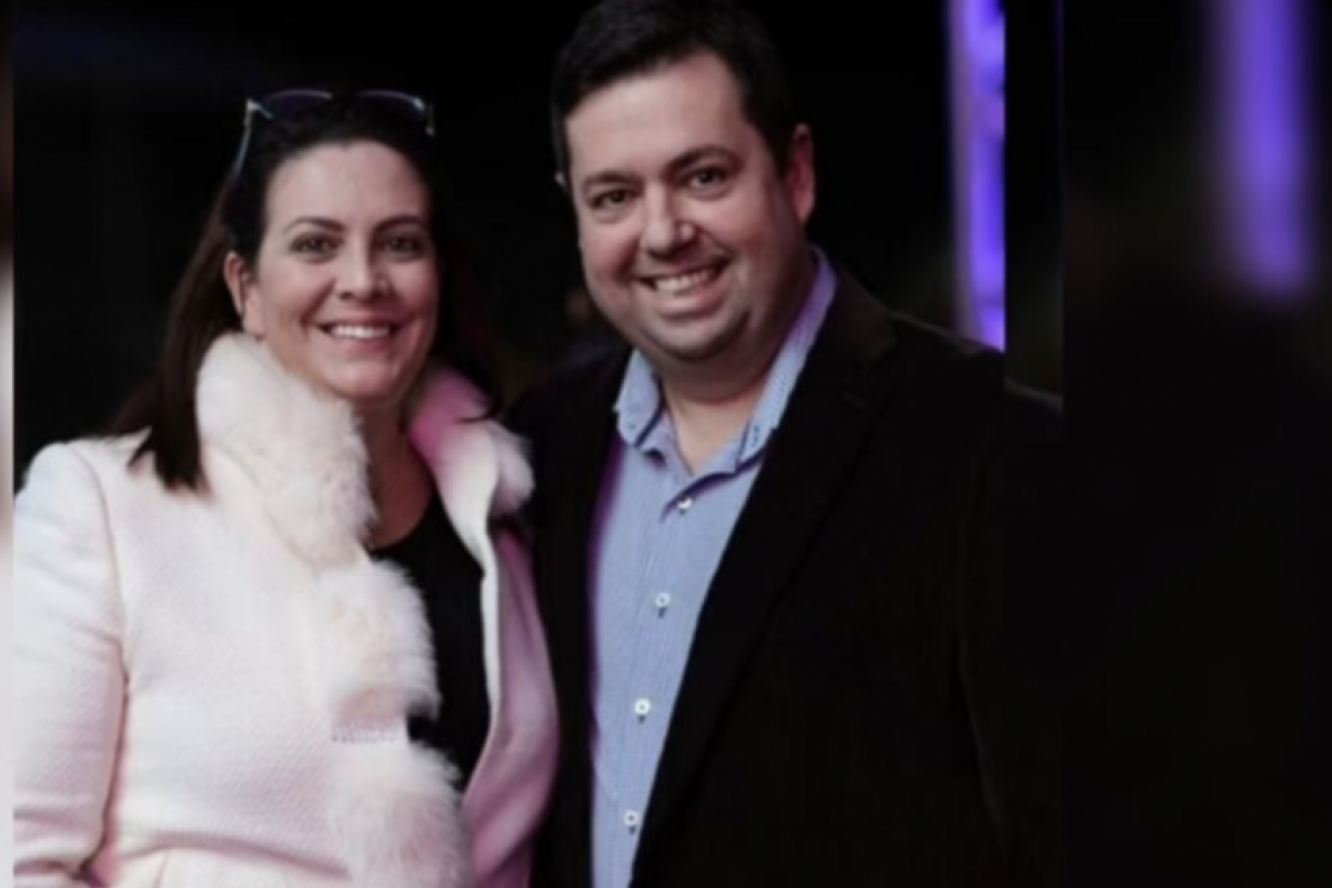 Hércules Praça Barroso, 47, e Fernanda Morales Teixeira Barroso, 44, são advogados com escritório em São Carlos (SP). 