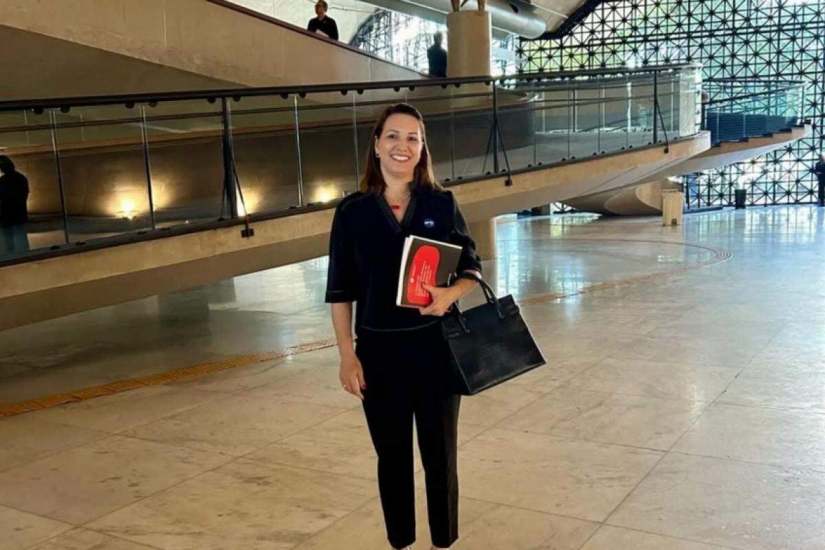 Renée Crema Vidoto, prefeita de Gabriel Monteiro, nomeou o marido para cargo de secretário; decisão reacendeu debate sobre ética na gestão pública