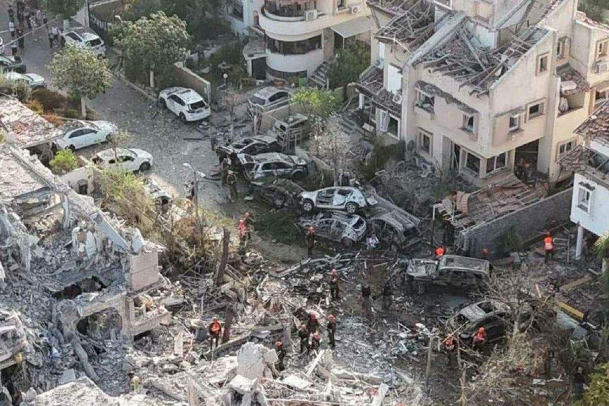 Das 8 mortes relatadas em cinco pontos de Israel, 4 foram de uma mesma família que se escondia em um quarto em Petah Tikva.