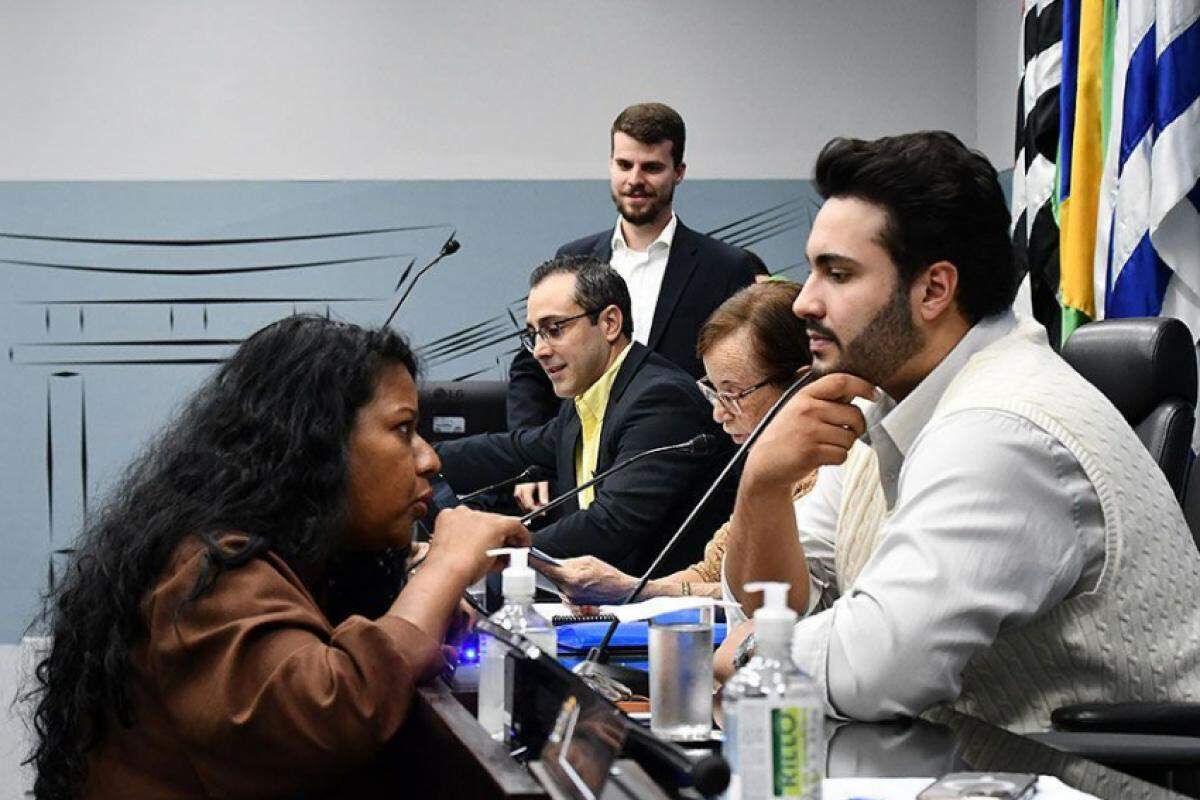 Sessão desta segunda analisará moção em defesa de aposentados e homenagem à cultura regional