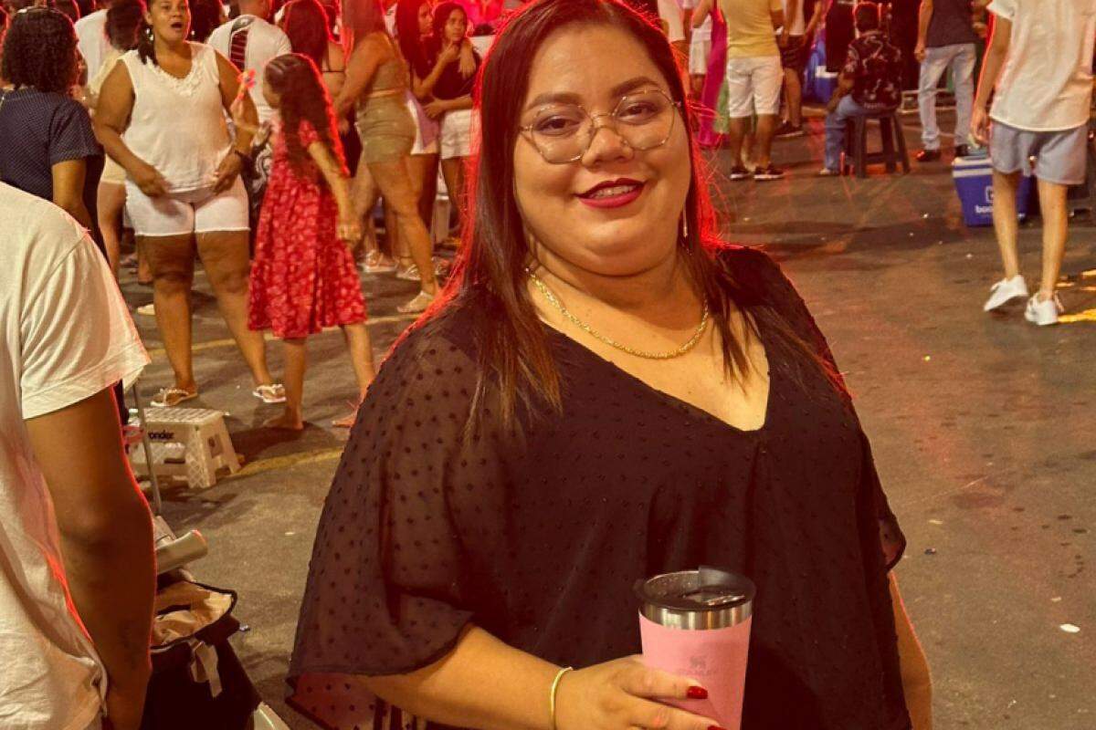 Bruna Paiva, de 26 anos, morreu no local após ser arremessada da moto atingida por uma caminhonete; irmão mobiliza redes por justiça