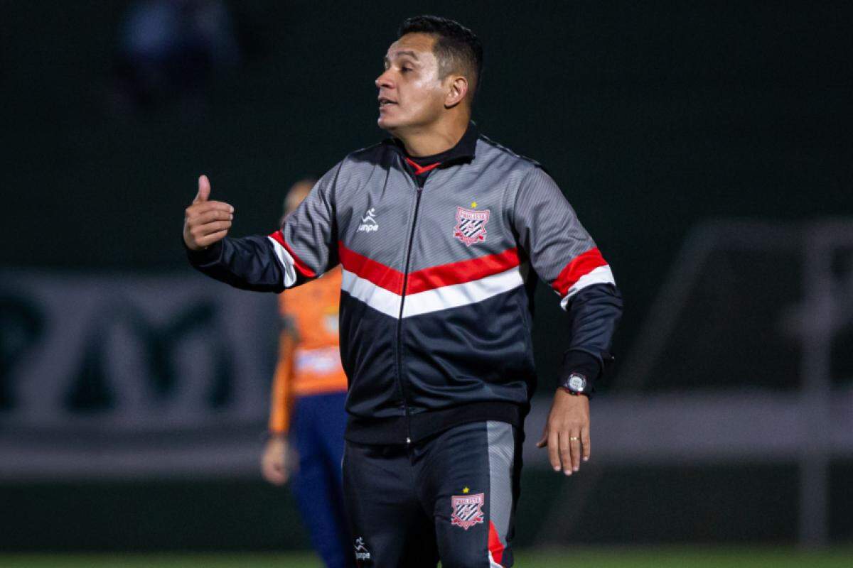 Fausto também destacou a necessidade de adaptação do elenco